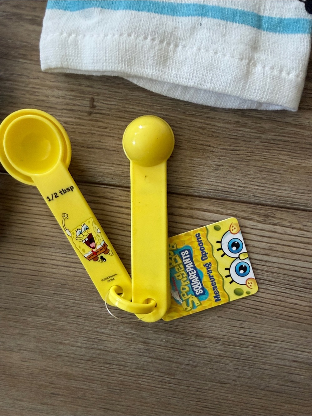 SpongeBob Squarepants Yellow & Blue Kitchen Accessory Set - Picture 5 of 7